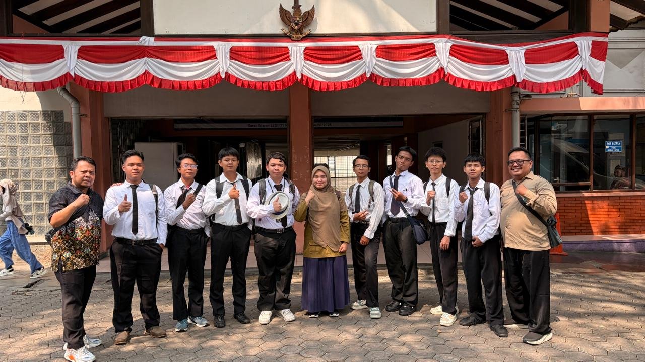 Delapan Peserta dari SMK Muhammadiyah 1 Jakarta Ikuti Tes SSW Groundhandling di Bandung