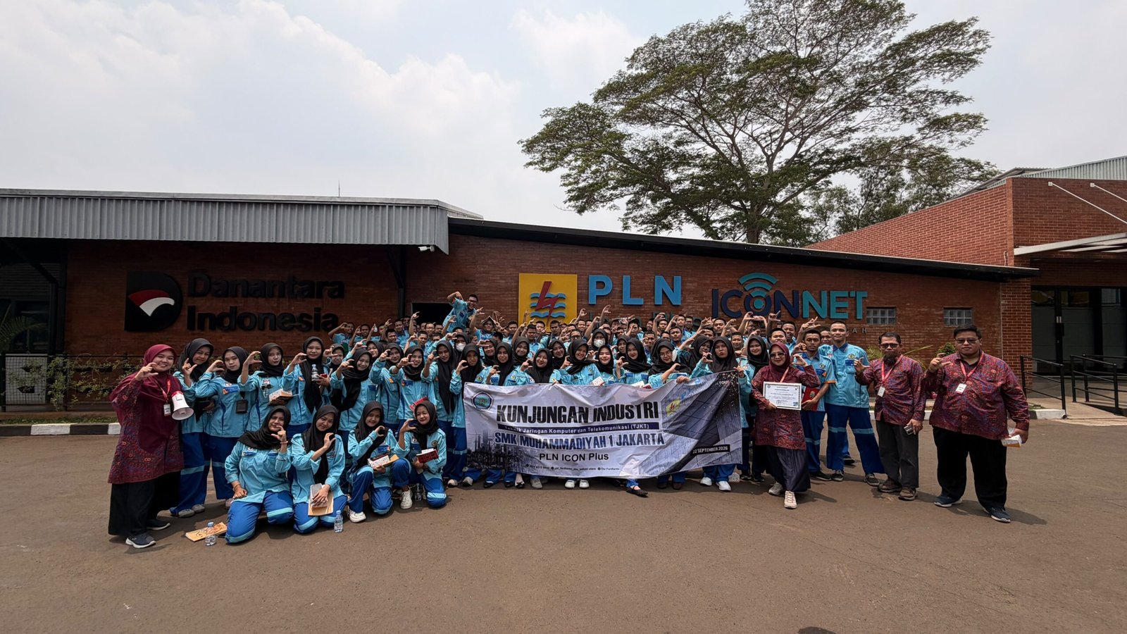 Dari Jaringan hingga Wahana Air: Perjalanan Edukatif dan Seru Siswa XII TJKT